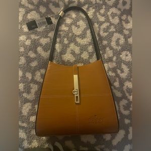 Vintage Italian Gucci Handbag with shoulder bag